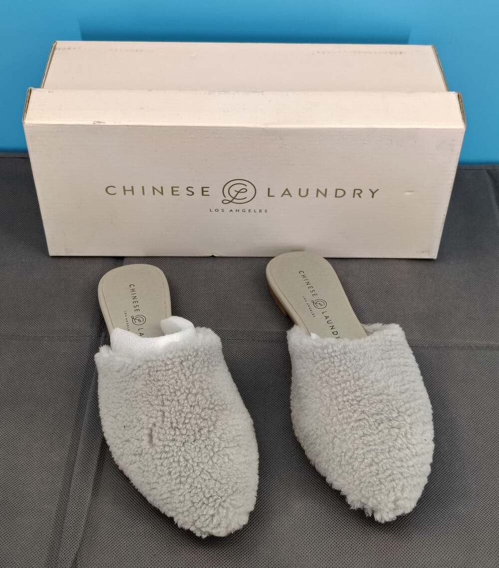 Chinese Laundry Easton Gray Fleece Fuzzy Mule Flats Shoes Slip On Cozy Women 5.5
